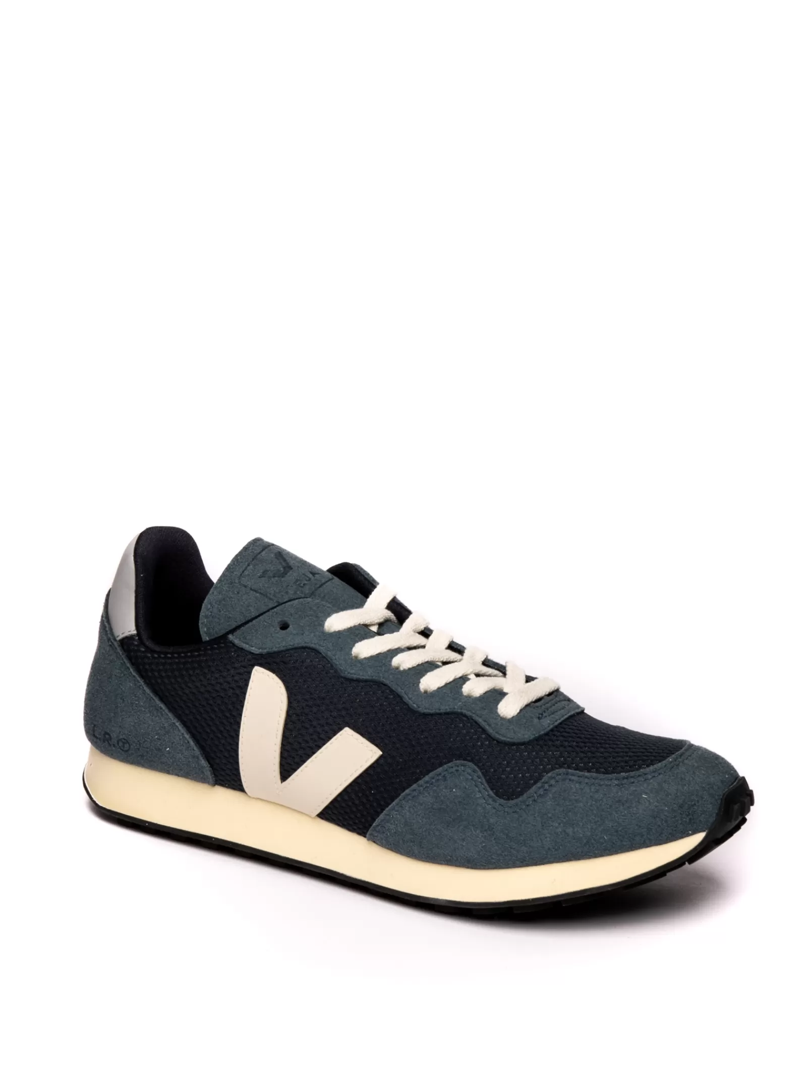 Clearance VEJA Sneakers